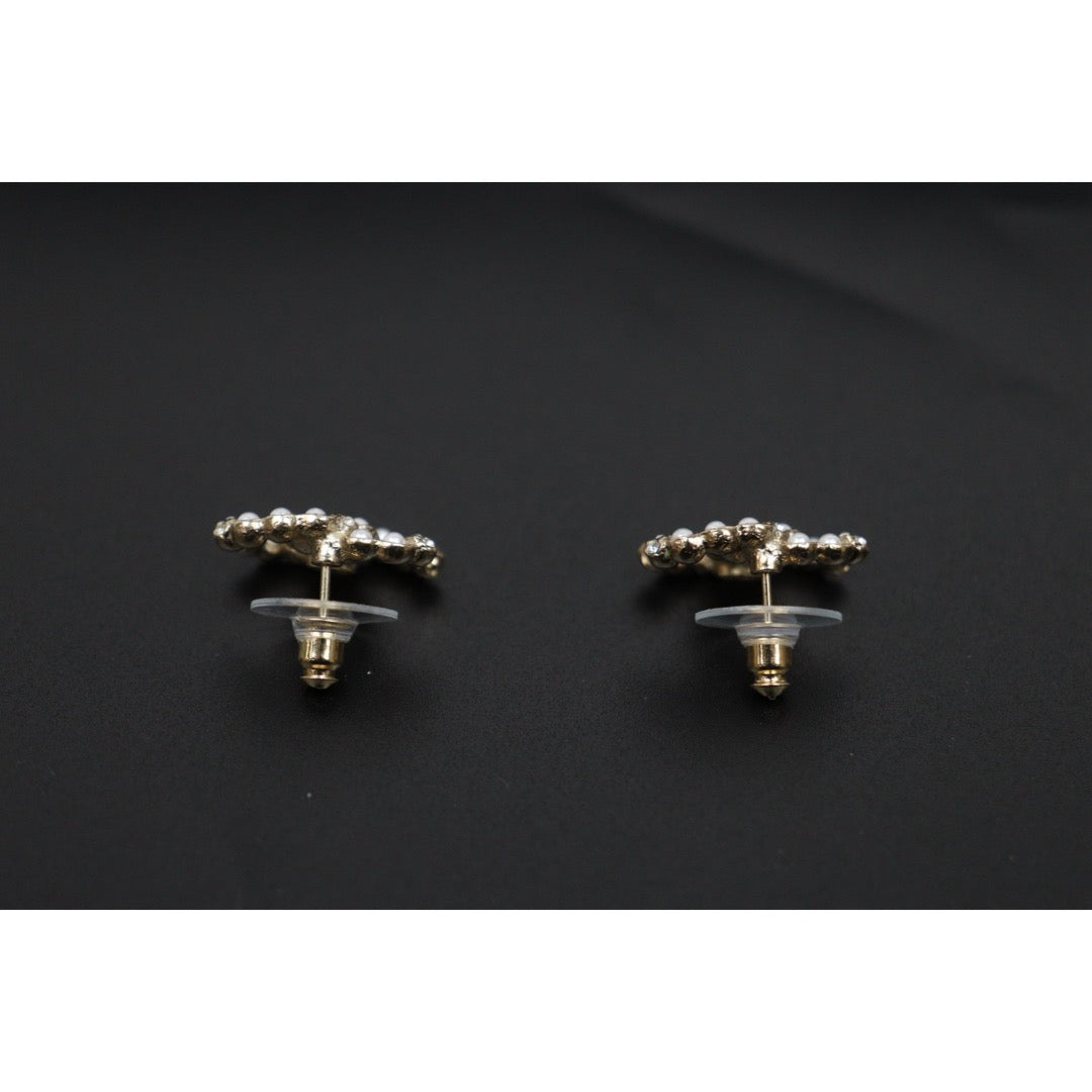 Include Authentic Detective Certificate of Authenticity｜Excellent（Rank SA）｜ CHANEL A20V Coco Mark Rhinestone Pearl Earrings Made In 2020Year｜S26031020