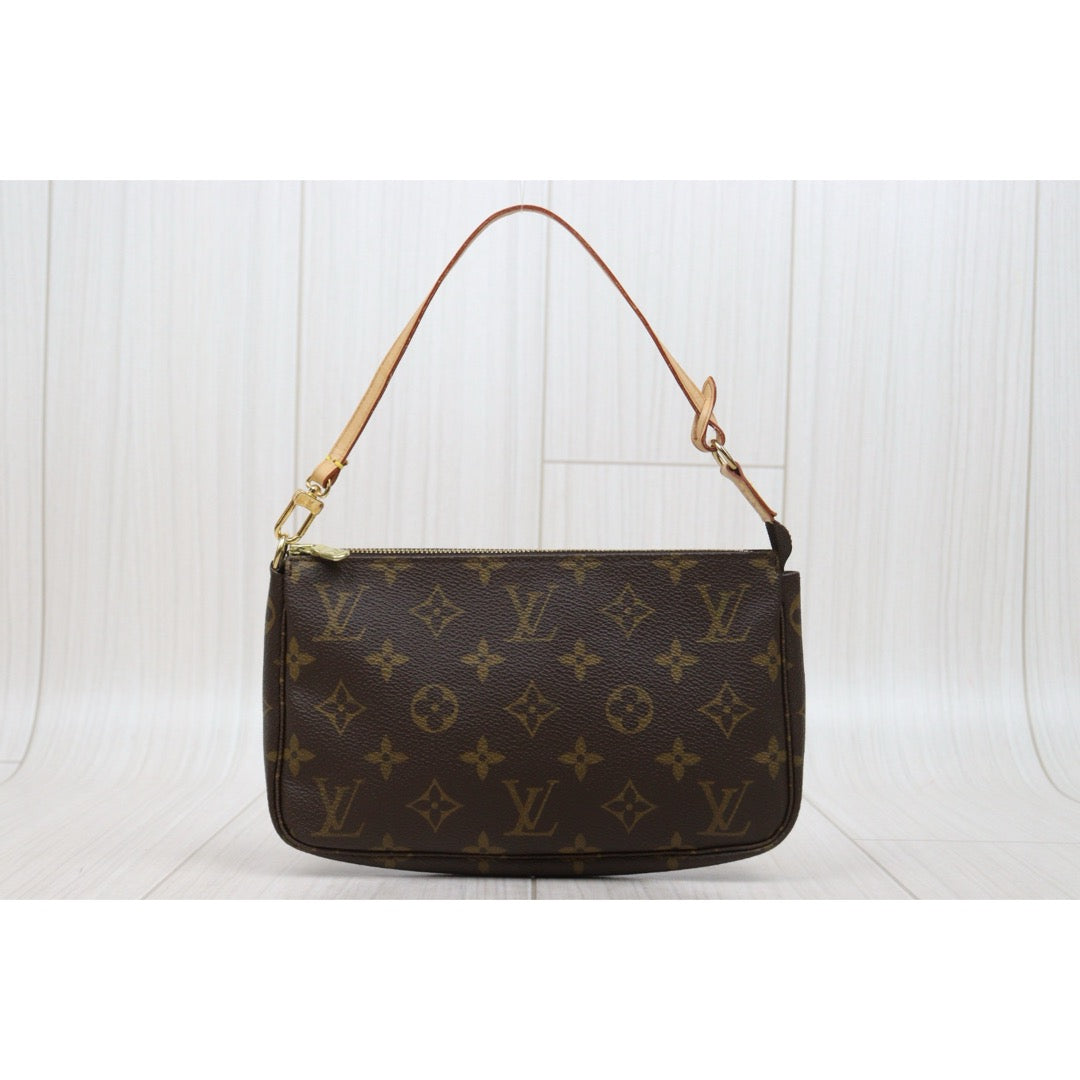 Very Good ( Rank A)｜LV Monogram Pochette Accessoires ｜25111315