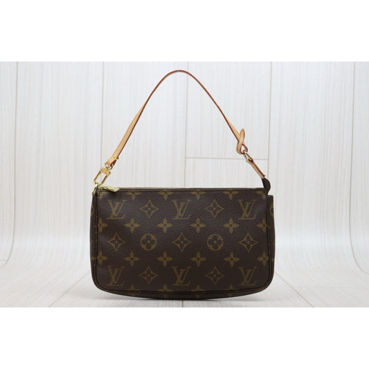 Very Good ( Rank A)｜LV Monogram Pochette Accessoires ｜25111315
