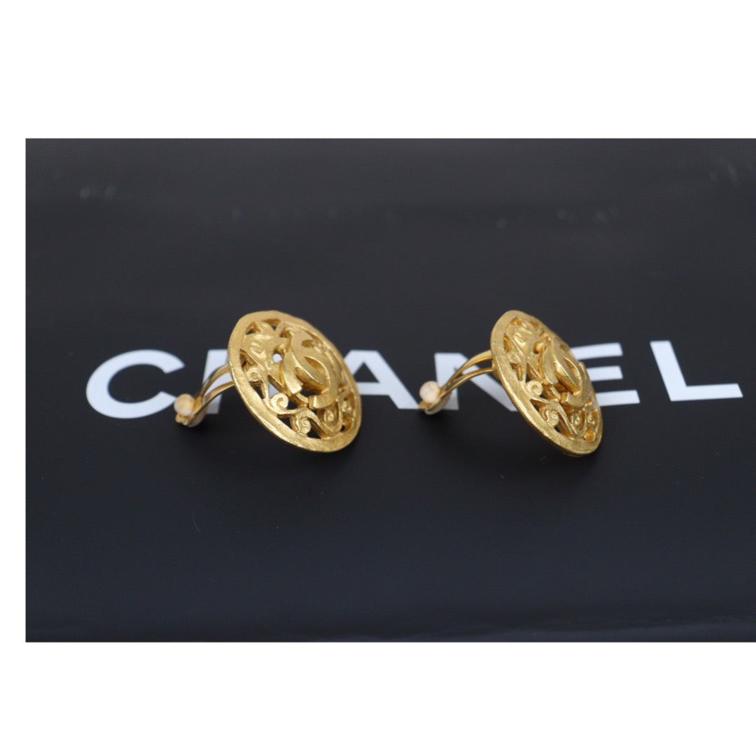 Rank A ｜CHANEL Coco Mark Gold 24 Plated Earrings ｜24010508