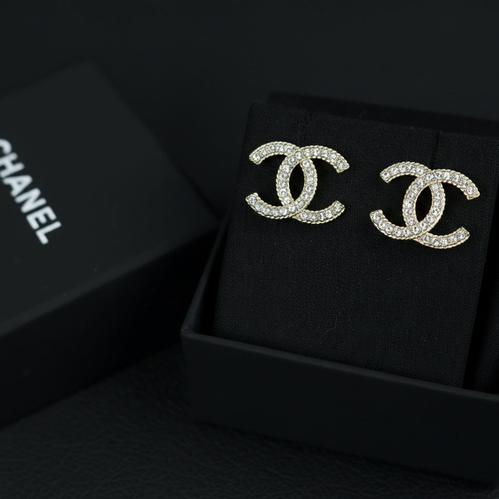 Include Authentic Detective Certificate of Authenticity｜Very Good ( Rank A) ｜CHANEL A19K COCO Mark  Rhinestone Earrings Made In 2019Year｜S26061604