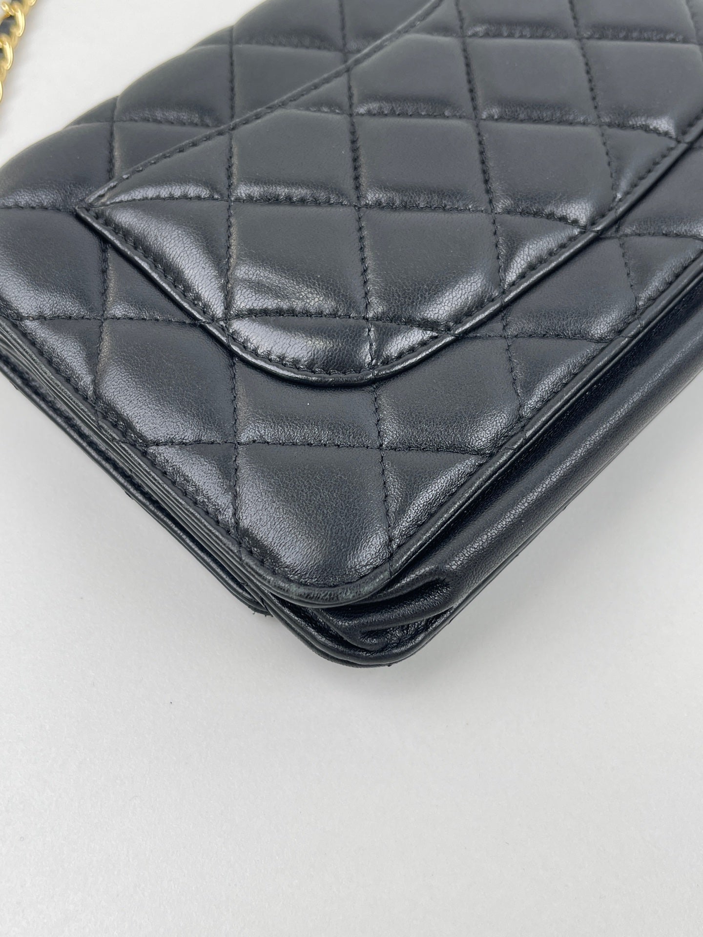 CHANEL Matrasse  Lamskin WOC Chain Shoulder Bag