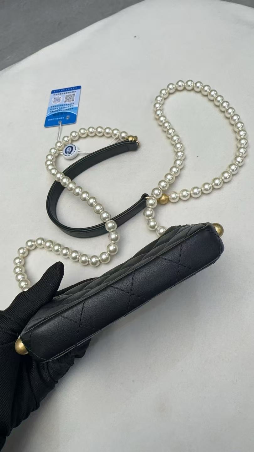 CHANEL Matelasse Chain Mini WOC