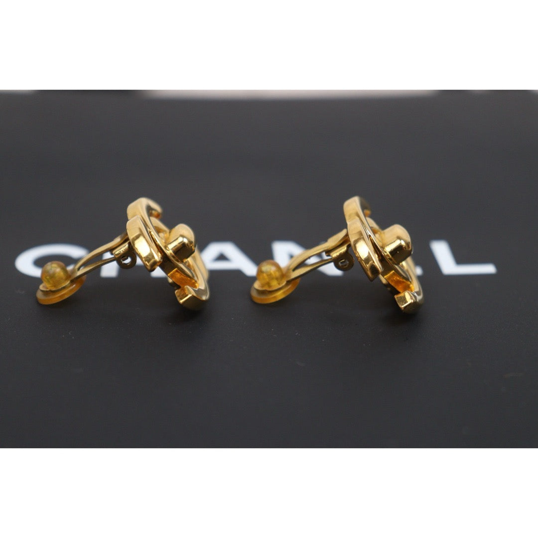 Include Authentic Detective Certificate of Authenticity｜Very Good ( Rank A) ｜CHANEL 96A Vintage Earrings Made In 1996 Year ｜26062609