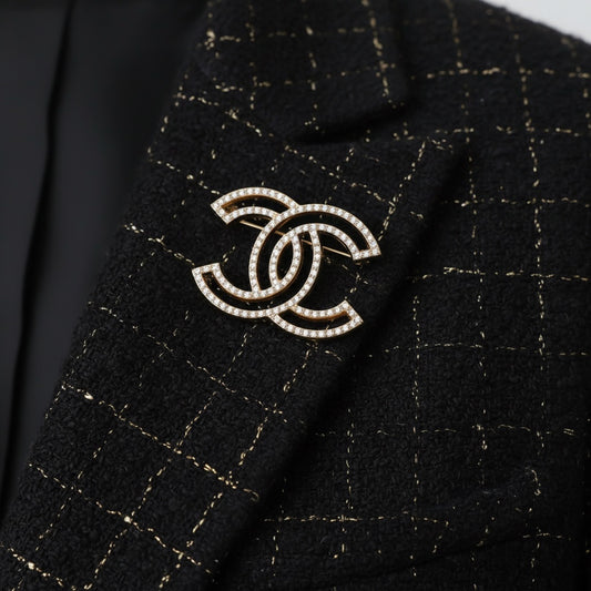 Include Authentic Detective Certificate of Authenticity｜Very Good ( Rank A)｜ CHANEL A17V Coco Mark Rhinestone Brooch Made in 2017 Year｜26070702