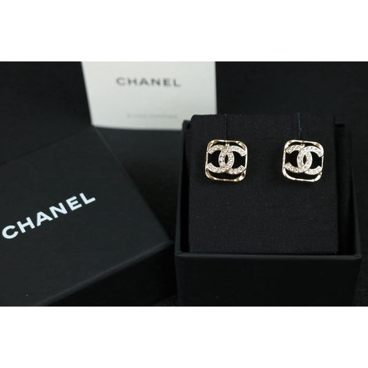 Include Authentic Detective Certificate of Authenticity｜Very Good ( Rank A) ｜CHANEL B26V COCO Mark  Square Openwork Rhinestone Earrings Made In 2026Year｜S26081804