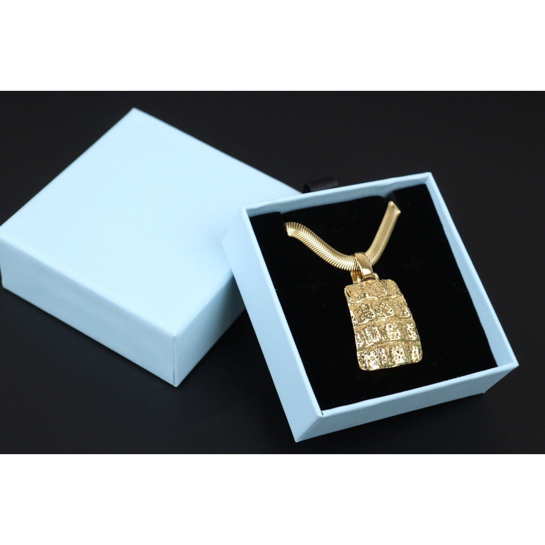 Wholesale｜Very Good ( Rank A)  ｜Q24041509
