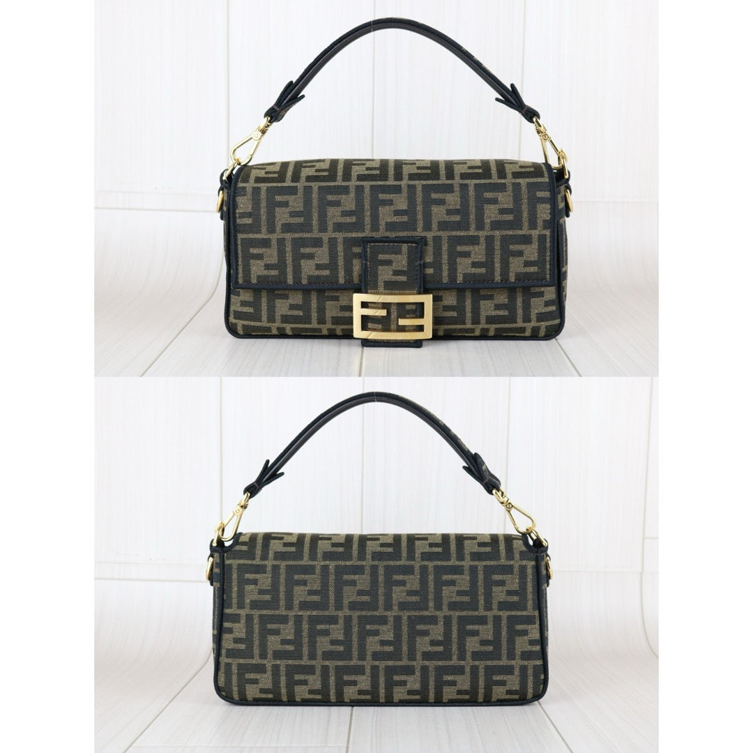 Very Good ( Rank A)｜ FENDI Mamma Baguette Shoulder Bag  Gold Hardware Current Model｜X25072602
