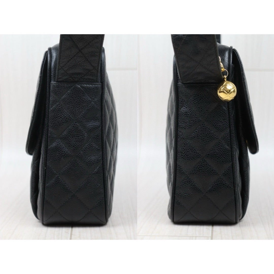 Good ( Rank AB)｜ CHANEL  Caviar Skin Leather Calf Leather Camera Bag  Shoulder Bag Black  Made in 1991-1994Year ｜W24120910