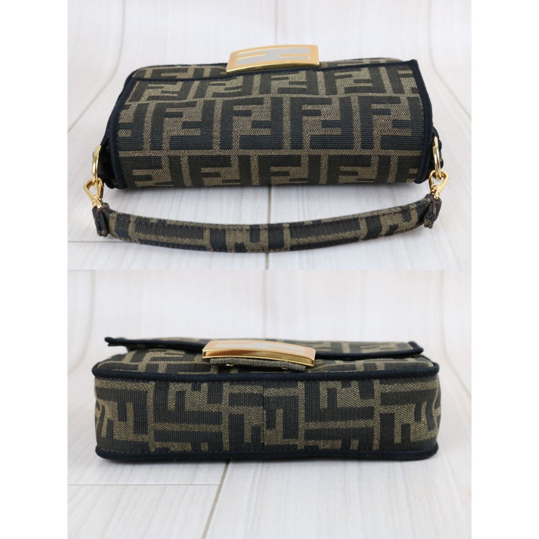 Include Entrupy Certificate of Authenticity｜Very Good ( Rank A)｜ FENDI Mamma Baguette Shoulder Bag  PM Gold Hardware Current Model｜S26090803