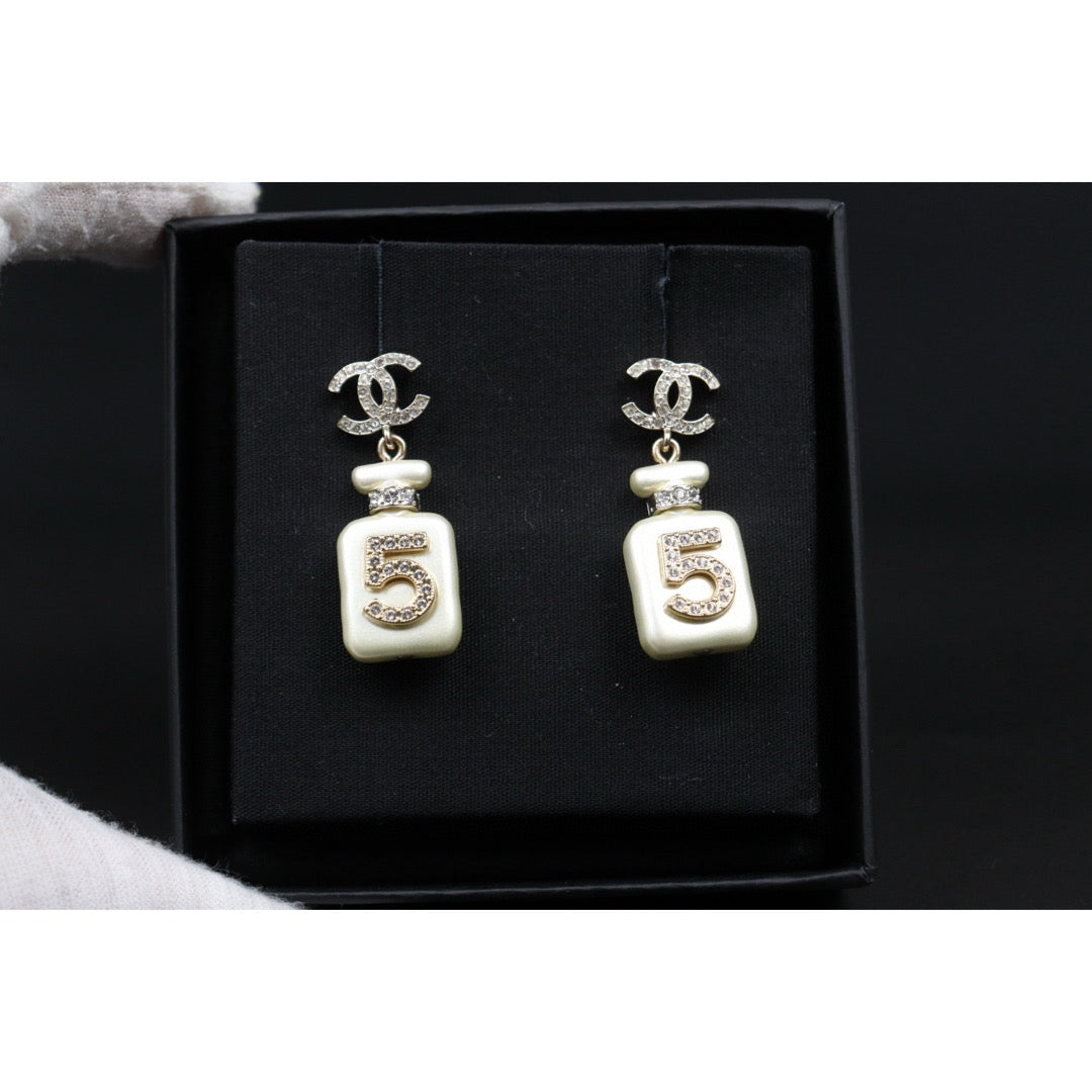 Excellent（Rank SA）｜ CHANEL Coco Mark White Pendant No5 Brass Perfume  Diamond Earrings ｜  S25021027