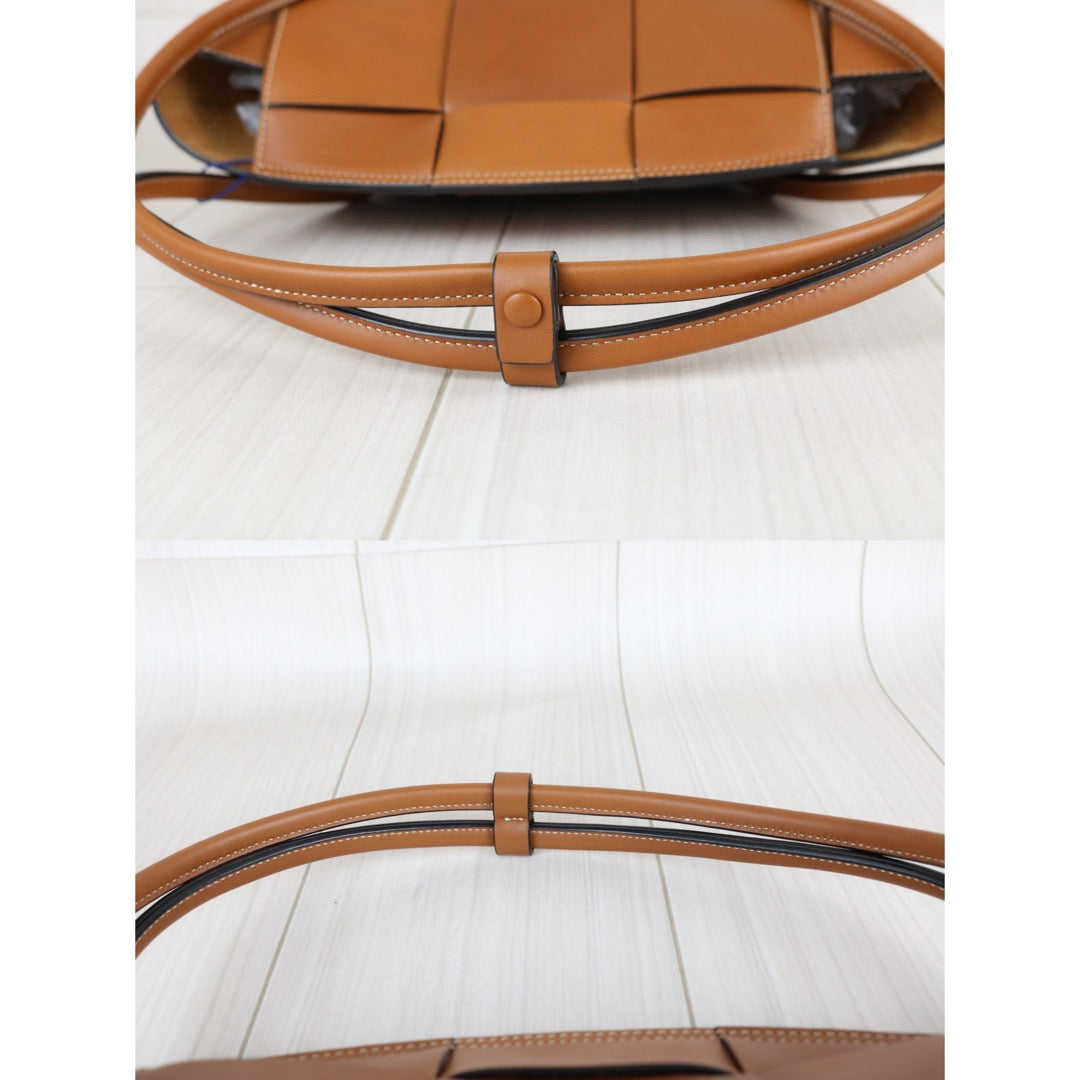 Very Good ( Rank A)｜ Bottega Veneta Calf Leather Arcoe33  HandBag Caramel｜S25111304