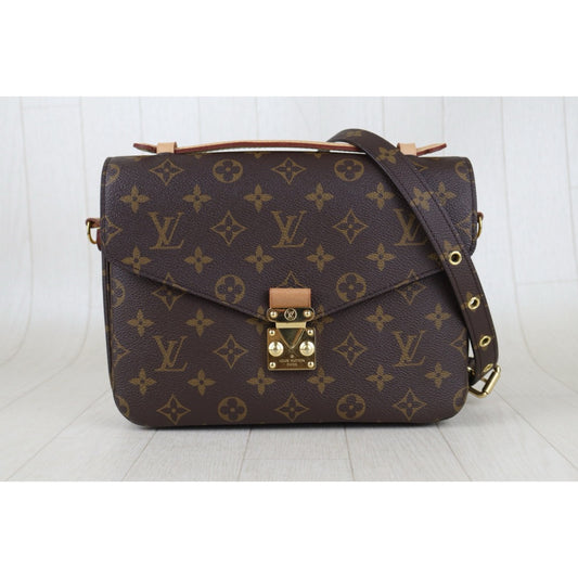 Include Entrupy Certificate of Authenticity｜Very Good ( Rank A)｜LV Monogram Pichette Metis ShoulderBag  ｜S26072538