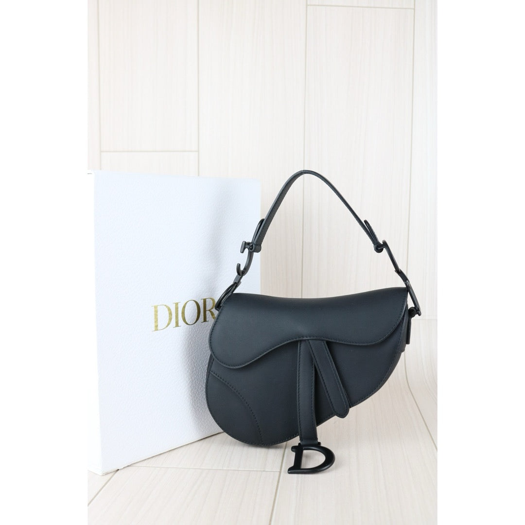 Very Good ( Rank A) ｜  Dior Calfskin Small Saddle Shoulder Bag Black  ｜J25042404