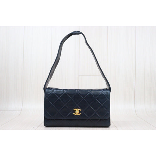 Rank AB｜ CHANEL Matrasse Lamb Skin Shoulder Bag Navy ｜V24031225