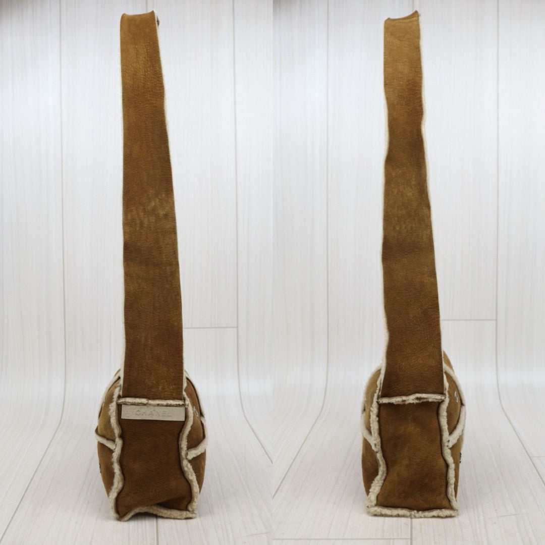 Good ( Rank AB)｜ CHANEL Suede Teddy Wool Shoulder Bag Brown Made In 2000-2002Year｜25100606