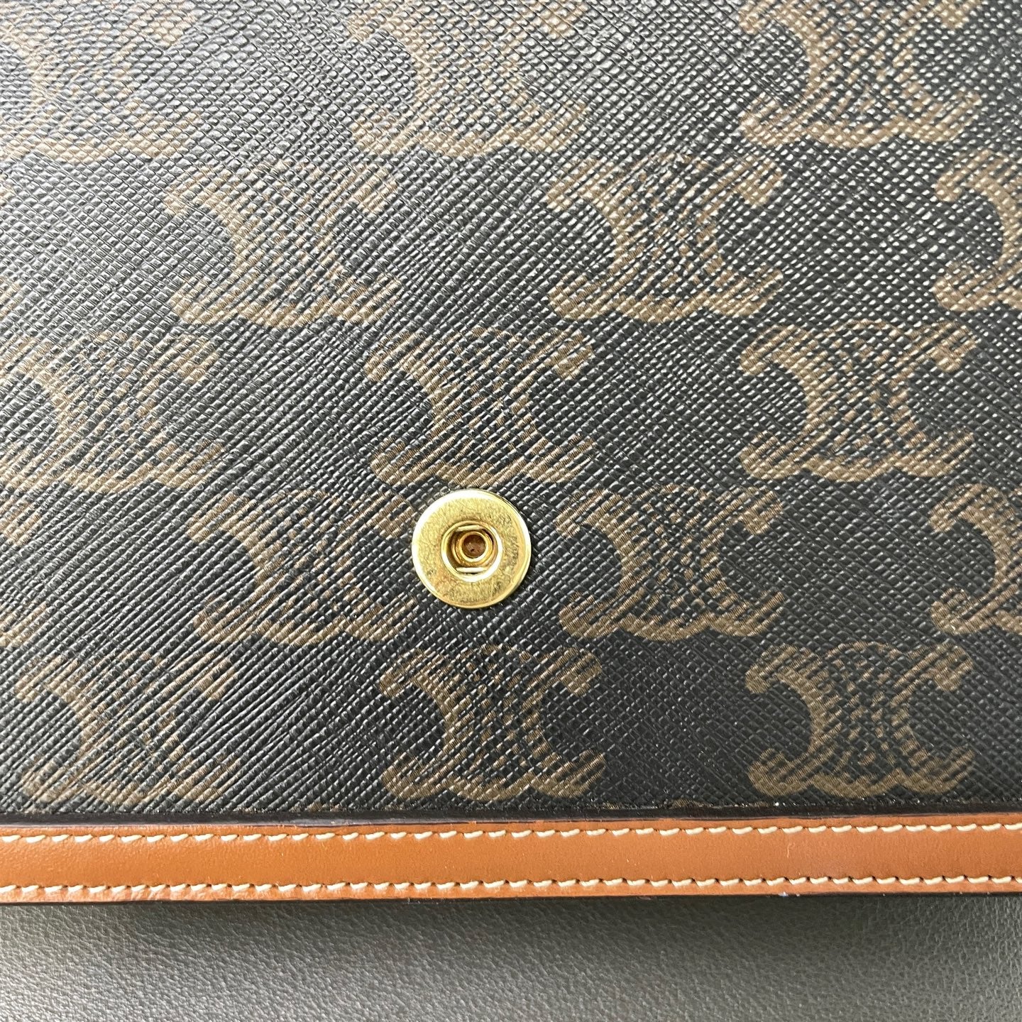 Include Entrupy Certificate of Authenticity｜Very Good ( Rank A) ｜ CELINE Macadam Triomphe Shoulder bag