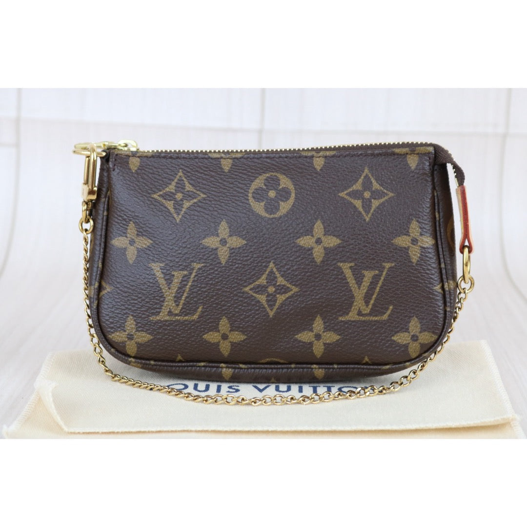 Include Entrupy Certificate of Authenticity｜Very Good ( Rank A) ｜ Louis Vuitton Monogram Mini Pochette Accessoire｜X26081808