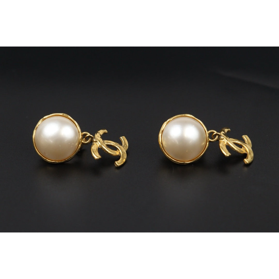 Very Good ( Rank A)｜CHANEL COCO Mark Pearl Earrings  Made In 1995Year ｜25072413