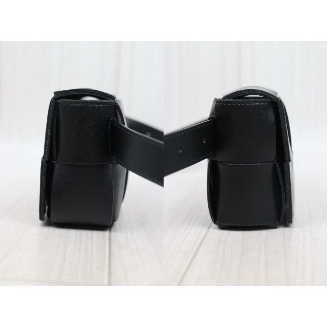 First installment 1/4｜ Very Good ( Rank A)｜ Bottega Veneta Calf Leather Belt Cassette Shoulder Bag Body Bag Waist Bag  Black IC Chips Model ｜S25071014