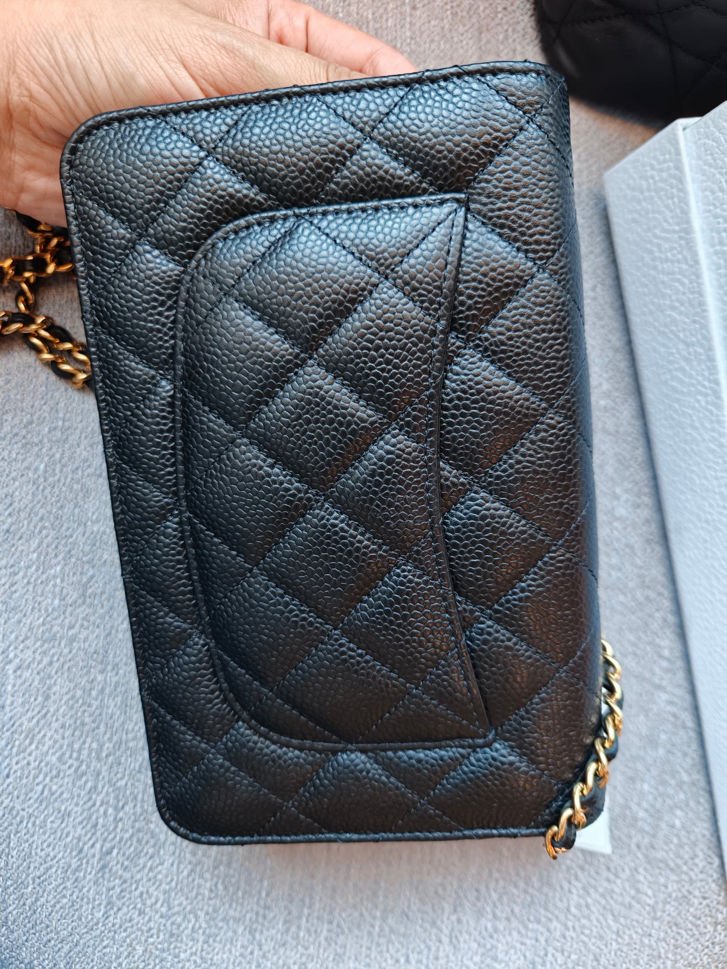 First installment 1/3｜ Include Entrupy Certificate of Authenticity｜Very Good ( Rank A)｜CHANEL Caviar Skin WOC Chain Bag Black