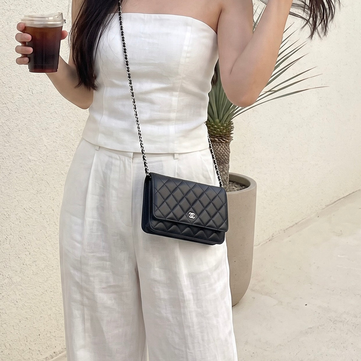 Include Entrupy Certificate of Authenticity｜Very Good ( Rank A)｜CHANEL Lamb Skin WOC Chain Bag Black  IC Chips Model｜Z26092902