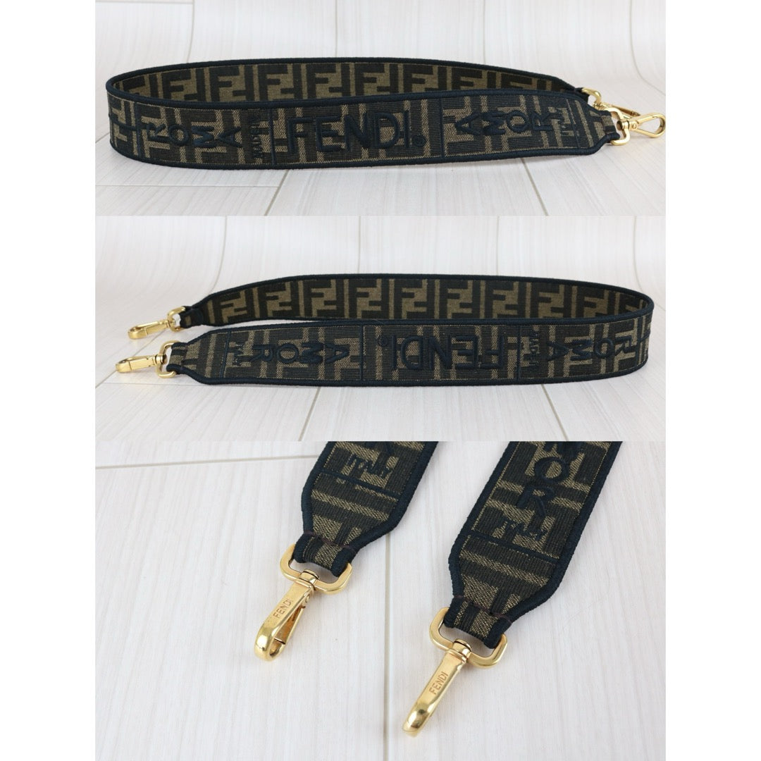 Very Good ( Rank A)｜ FENDI Mamma Baguette Shoulder Bag  Gold Hardware Current Model｜S25072102