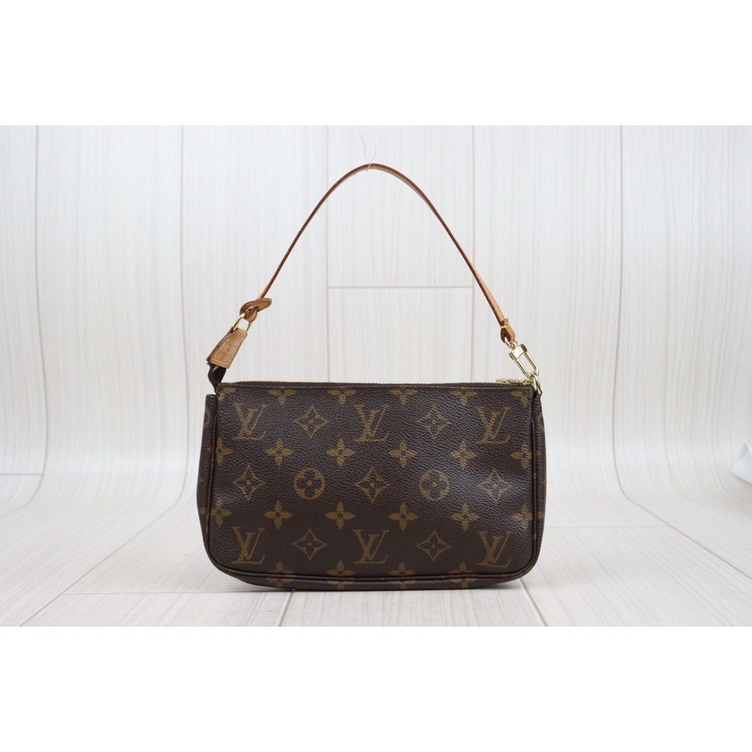 Rank AB ｜ LV Monogram Pochette Accessoires Vintage Model｜24022718