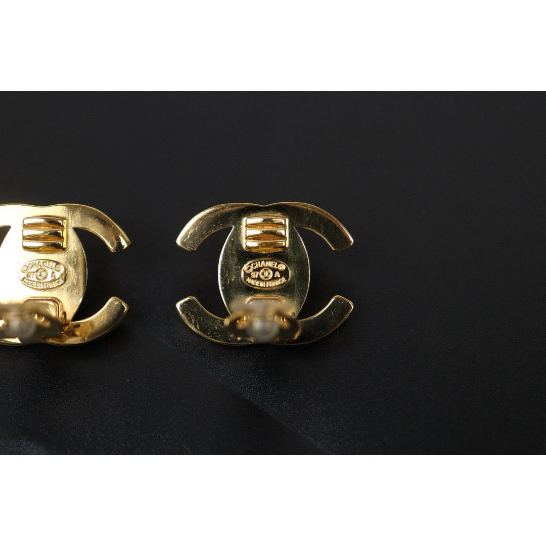 Very Good ( Rank A) ｜CHANEL Vintage 18K Gold Plating Rhinestone Earrings  ｜S24112512