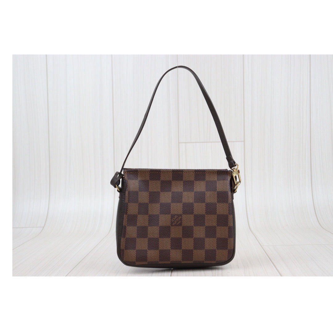 Rank AB ｜ LV Damier Truth make up ｜24011833