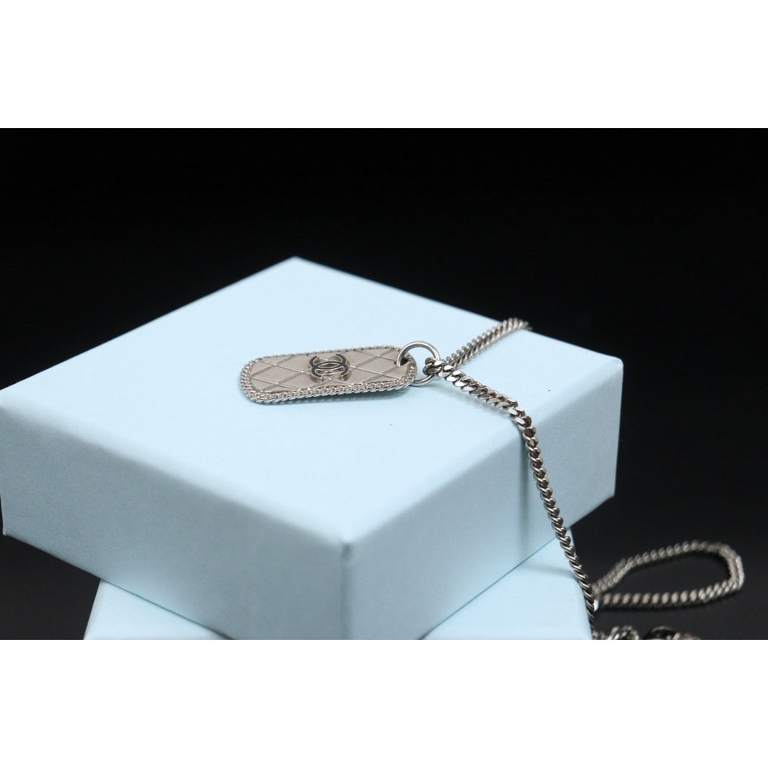 Include Authentic Detective Certificate of Authenticity｜Excellent（Rank SA）｜ CHANEL 09P COCO Mark Pattern Necklace Graphite Gray Made In 2009 Year｜S26031028