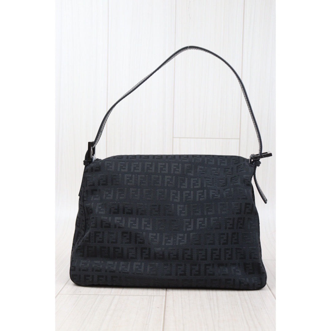 Rank A｜ FENDI Baguette Shoulder Bag Black ｜V24022802