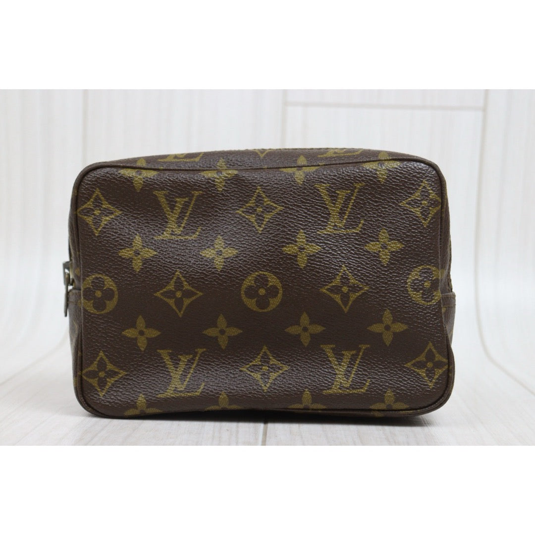 Include Entrupy Certificate of Authenticity｜Good ( Rank AB)｜ Louis Vuitton Truth Toilet 18 Monogram Makeup Pouch｜26050802