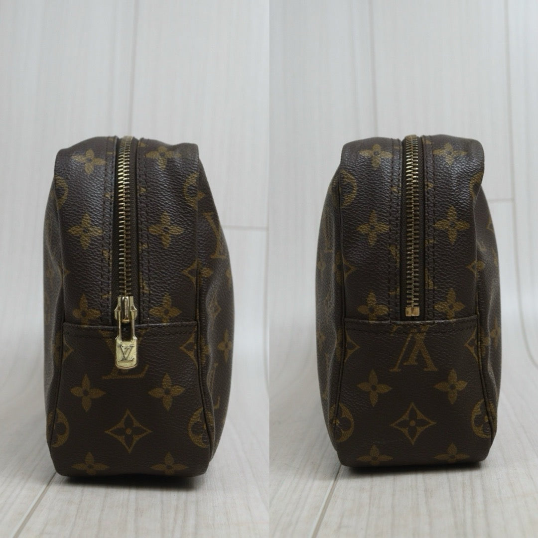 Include Entrupy Certificate of Authenticity｜Very Good ( Rank A)｜ Louis Vuitton Truth Toilet 28 Monogram Makeup Pouch｜26073004