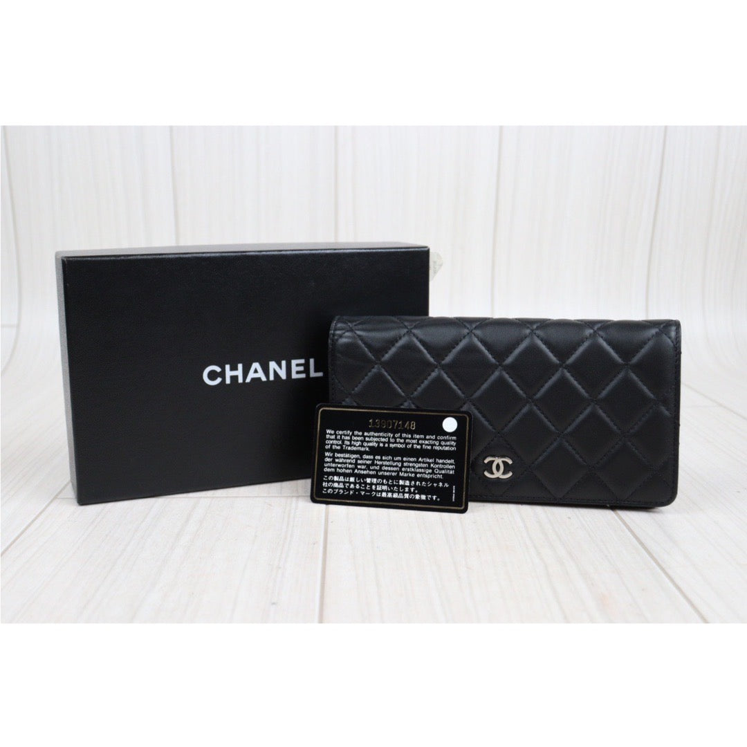 Rank A ｜ CHANEL Lamb Leather Long Wallet Made in 2009-2010 Year｜23112712