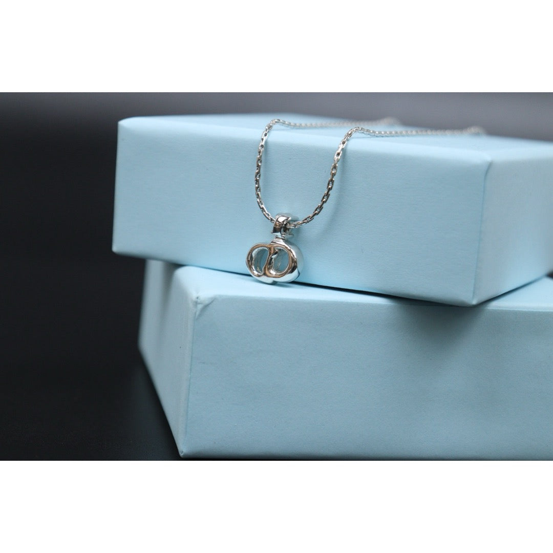 Very Good ( Rank A) ｜ Dior CD  Rhinestone Necklace Silver ｜V25121117
