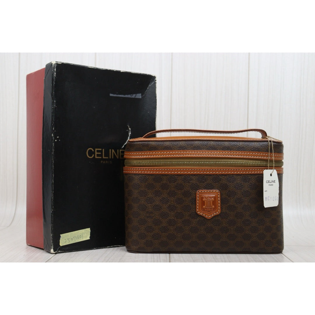 Very Good ( Rank A)｜ CELINE Macadam Vanity Handbag ｜P25071801