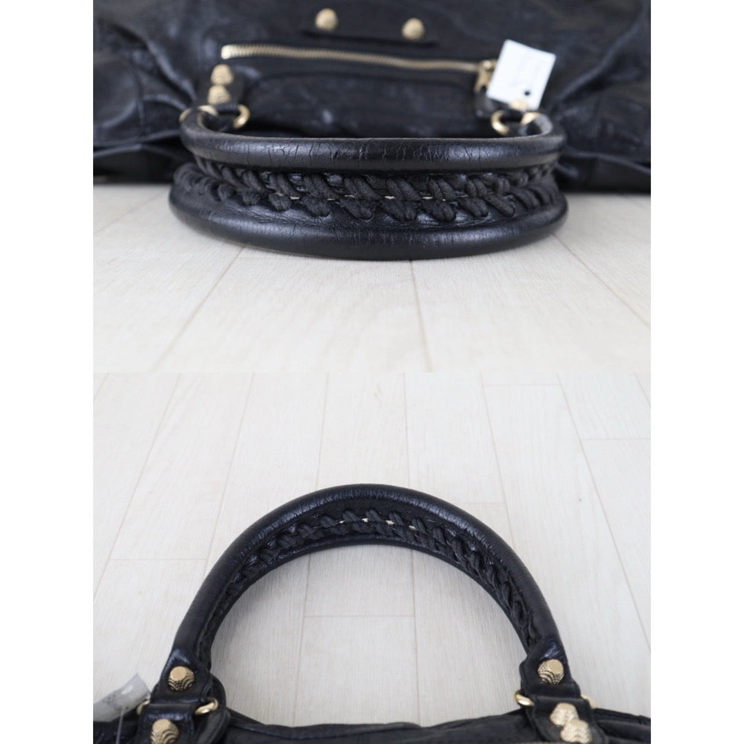 Official price: ¥440,000 JPY Include Entrupy Certificate of Authenticity｜Very Good ( Rank A)｜Balenciaga Chevre Leather Gaint Classic City Medium Black HandBag Shoulder Bag ｜Z26100207