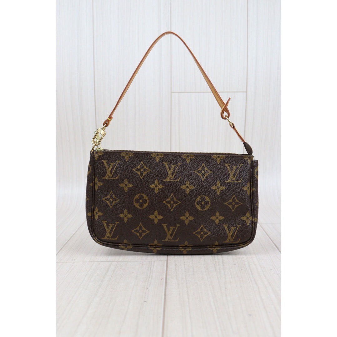 Rank AB ｜ LV Monogram Pochette Accessoires ｜23122111