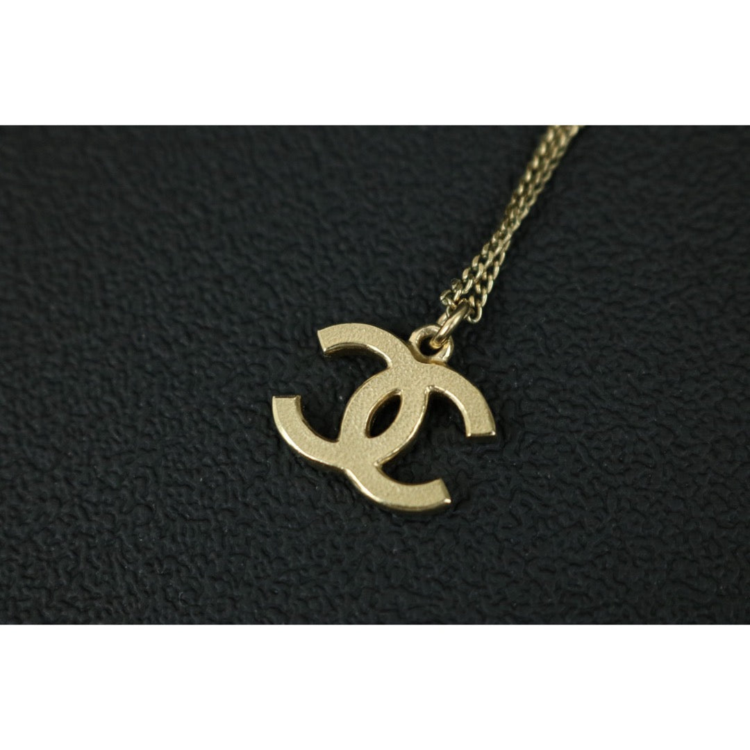 Include Authentic Detective Certificate of Authenticity｜Very Good ( Rank A) ｜ CHANEL A17S Coco Mark  Pearl Rhinestone Choker  Necklace｜S26062511