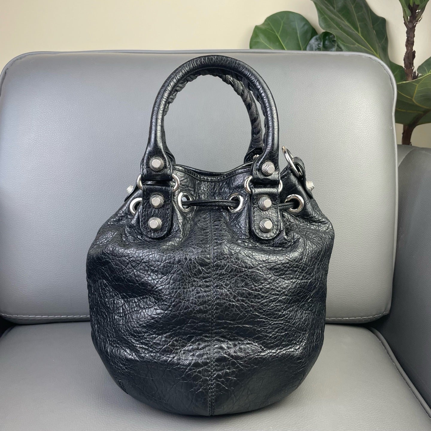 Very Good ( Rank A)｜Balenciaga Le cagole Shoulder Bag Black