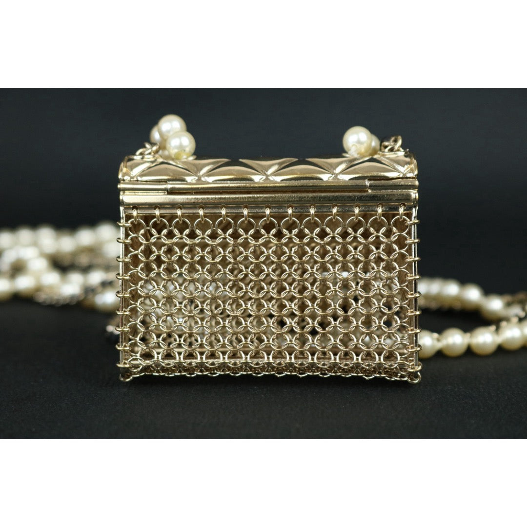 Include Authentic Detective Certificate of Authenticity｜Very Good ( Rank A) ｜ CHANEL B21S  Coco Mark  Pearl  Double Chain Tinybag Made In 2021Year Limited edition｜S26062104