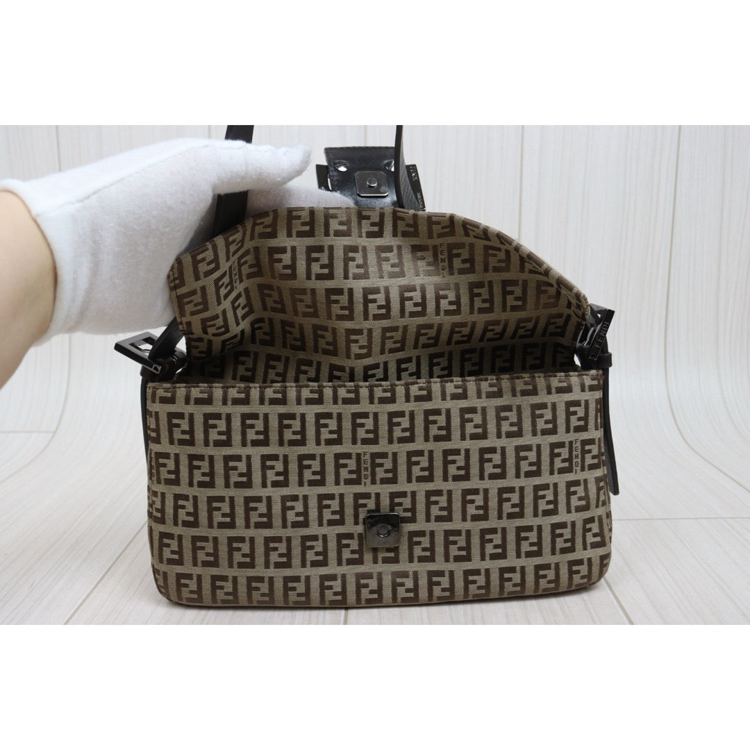 Very Good ( Rank A)｜ FENDI Zucca Mamma Baguette  Shoulder Bag  Light Taupe PM｜S26030905