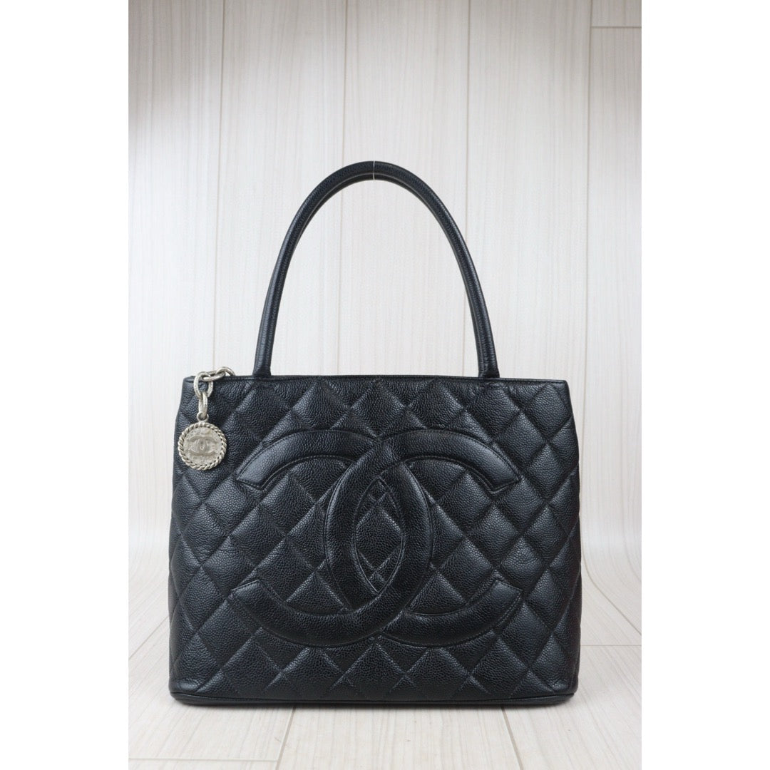 Good ( Rank AB)｜ CHANEL Caviar Skin Leather Calf Leather Tote Bag Black Made In 2000～2002Year｜24082201