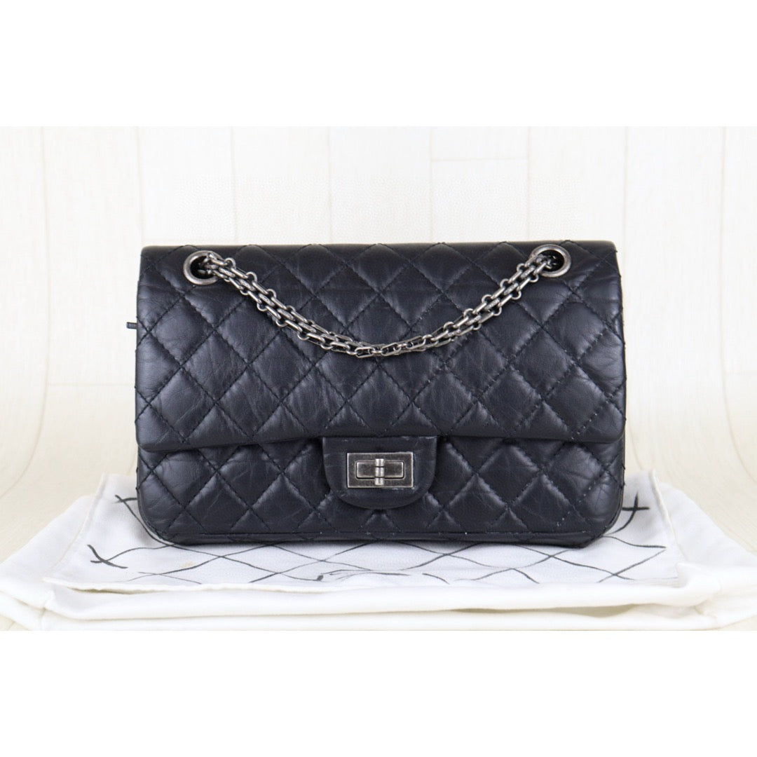 Very Good ( Rank A)｜ CHANEL 2.55 Matelasse Small Black Chain Shoulder Bag Made in 2018-2019 Year｜H25011319