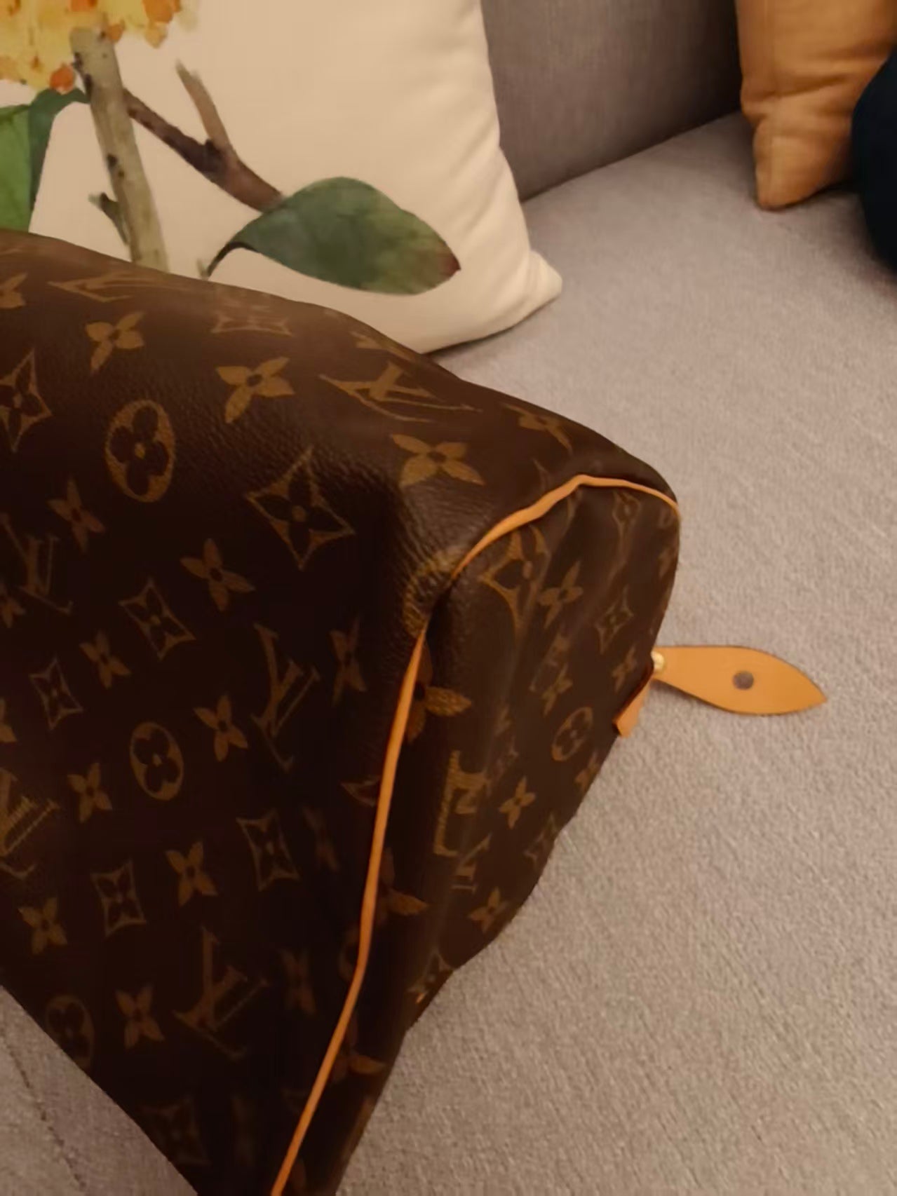 Include Entrupy Certificate of Authenticity｜Very Good (Rank A) ｜ Louis Vuitton Monogram Speedy 30 Hand Bag