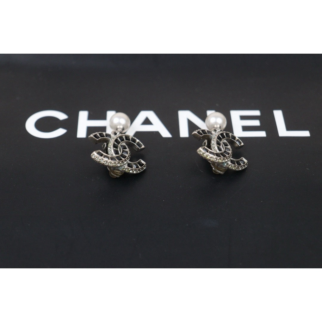 Very Good ( Rank A) ｜CHANEL Pearl Diamond COCO Mark Drop Stud Earrings ｜24120803