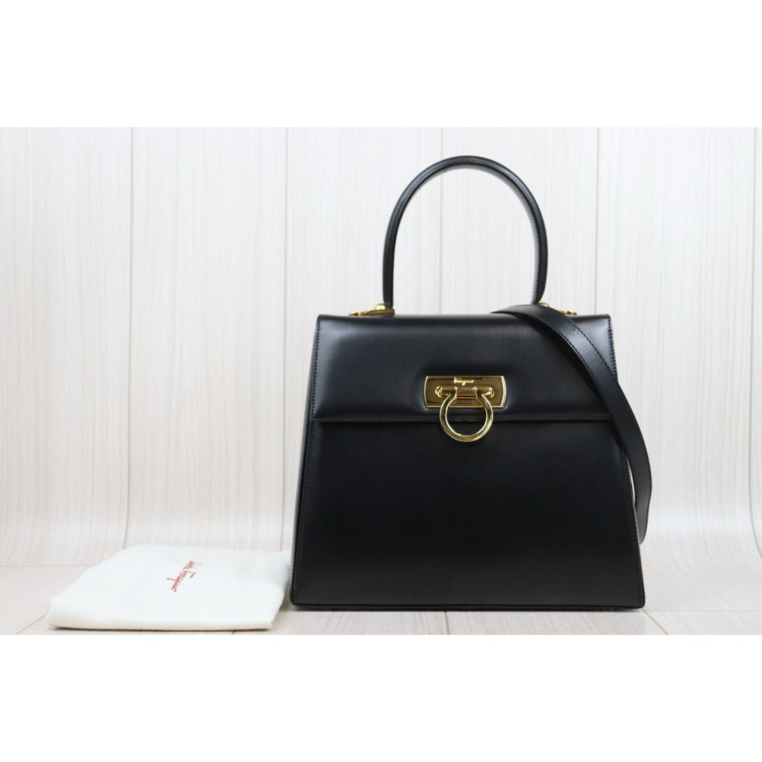 Very Good ( Rank A)｜Ferragamo Gancini 2WAY Handbag Shoulderbag GM｜25081407