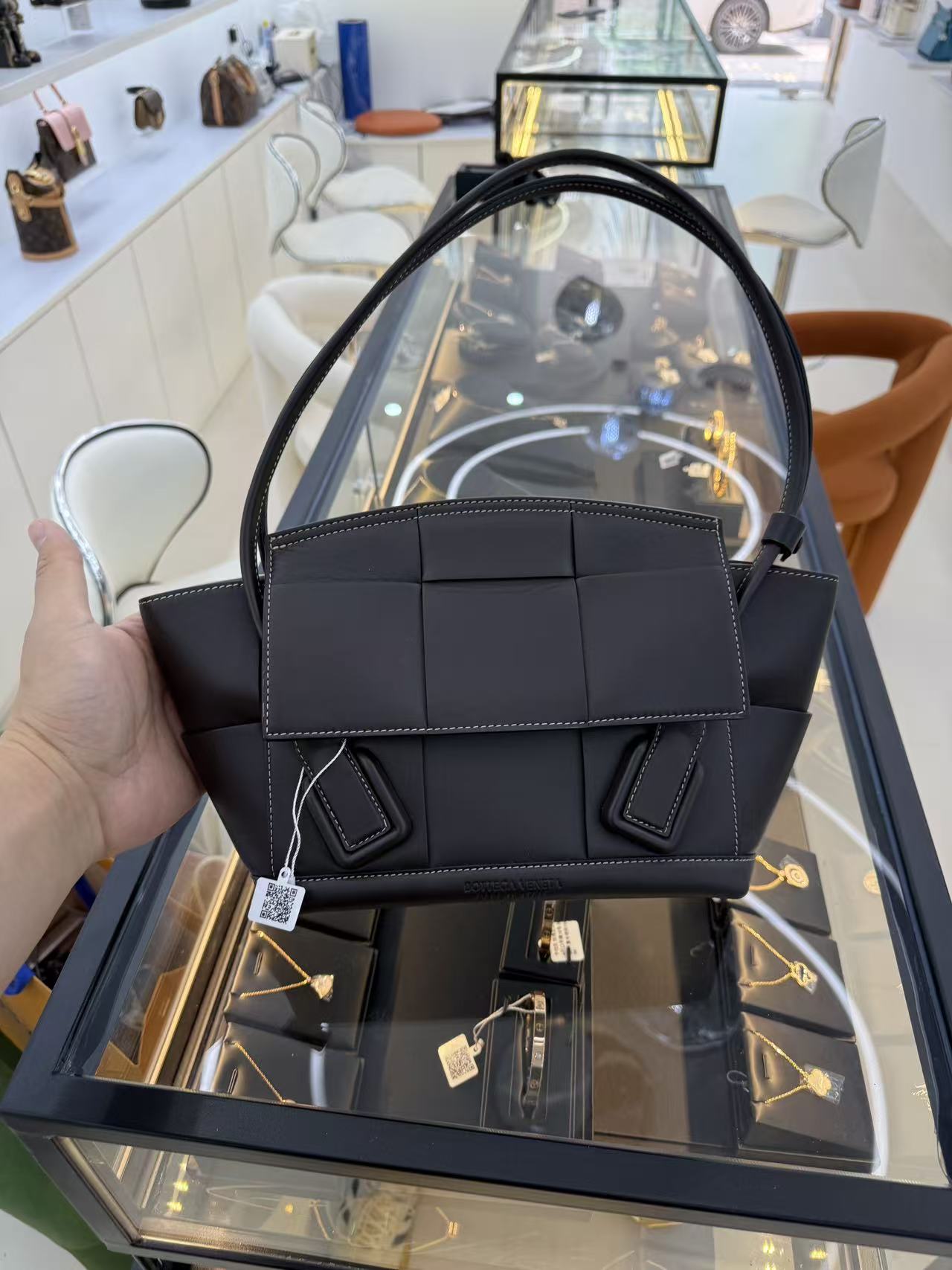 Bottega Veneta arco 33 Bag Brown