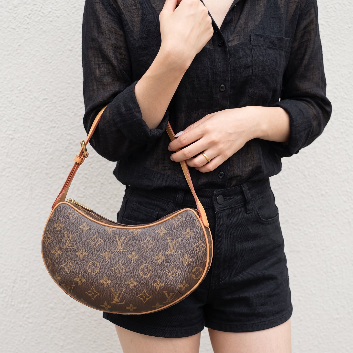 Include Entrupy Certificate of Authenticity｜Very Good ( Rank A)｜Louis Vuitton Monogram Twist Vintage PM  Shoulder Bag｜S26071803